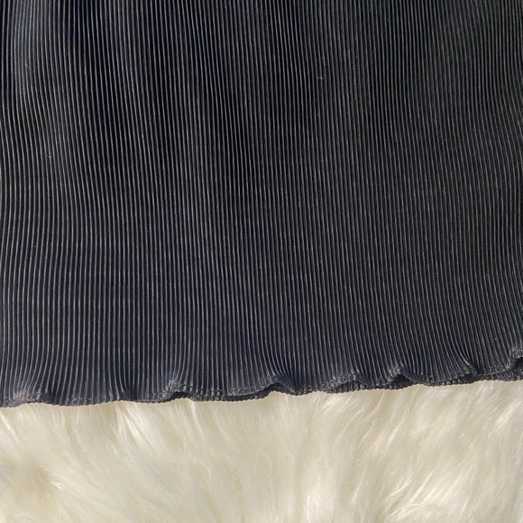 Edgy Pleated Maxi Skirt - Picture 6 of 6